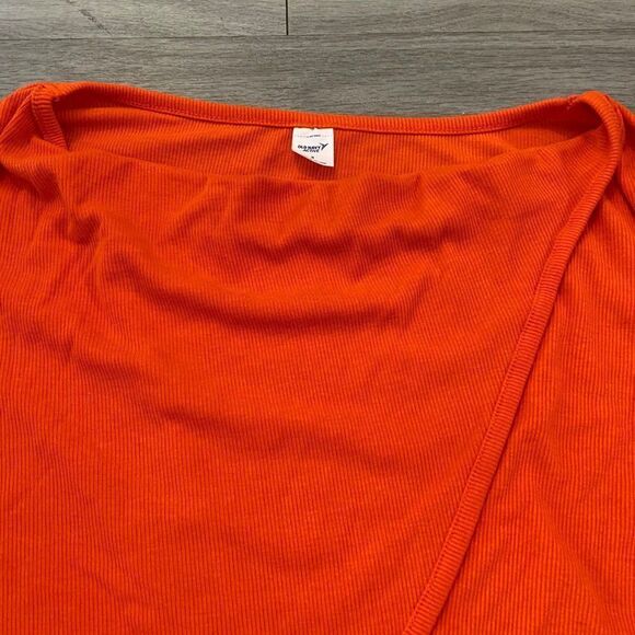 COPY - Old Navy Active orange women's long sleeve cropped athletic top size sma… - Picture 3 of 7